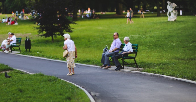 治癒老年孤獨特效藥：出門與社交