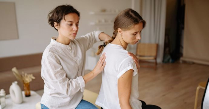 肩頸肌筋膜疼痛症候群，按壓激痛點為何能緩解？