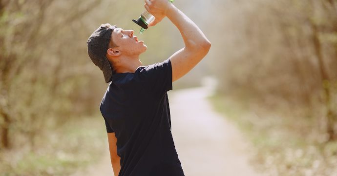 運動後來罐運動飲料，增加腎臟負擔？